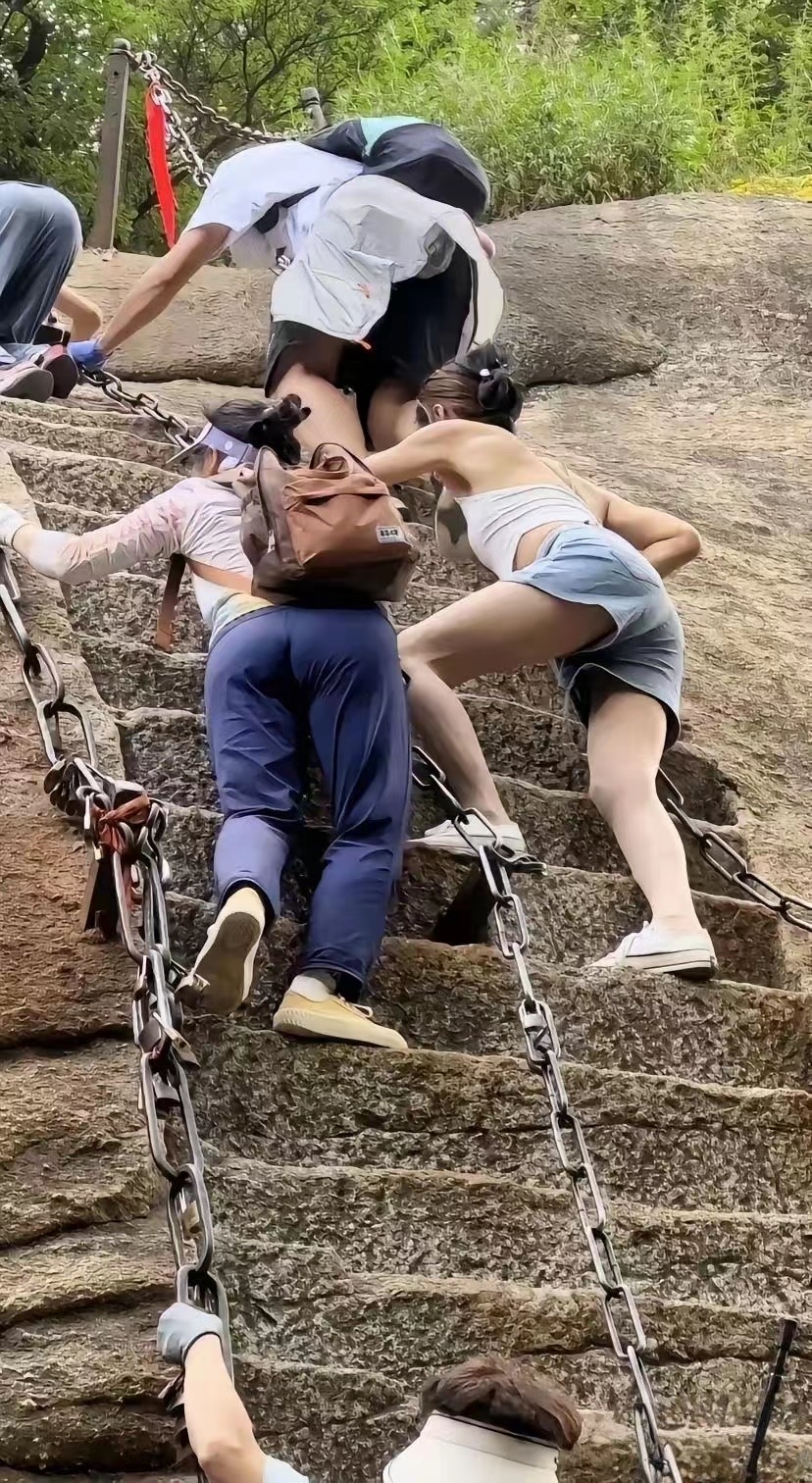 看小姐姐爬山-58电商